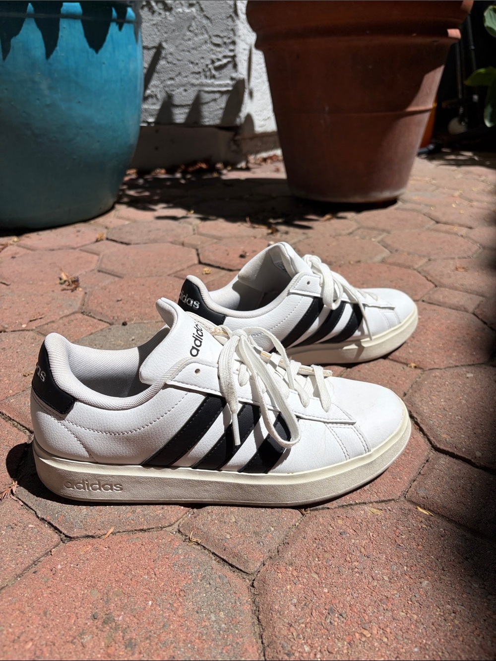 Adidas White Low-Top Sneakers with Black Three-Stripes | Size 8 US - Picture 10 of 12